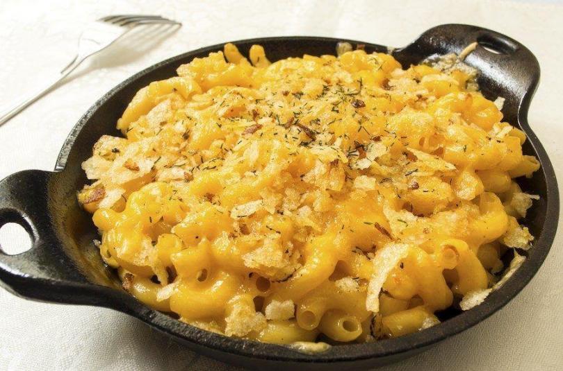 vegan macaroni and cheese made with cashews